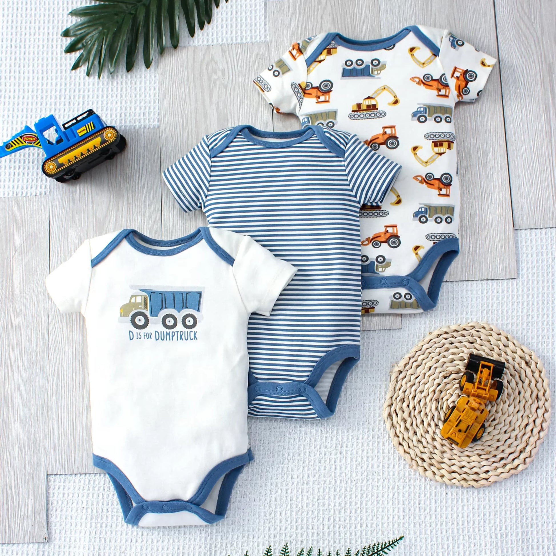 男の子用 夏ベビーロンパース3枚セット（0〜9ヶ月・恐竜柄＆ボーダー柄・前開きボタンデザイン）